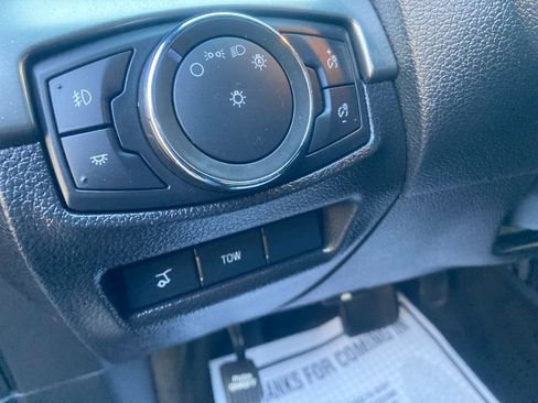 Used 2018 Ford Explorer XLT w/ Equipment Group 202A image 42