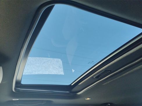 Used 2022 Dodge Challenger GT w/ Blacktop Package image 19