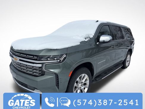 Used 2023 Chevrolet Suburban Premier image 1