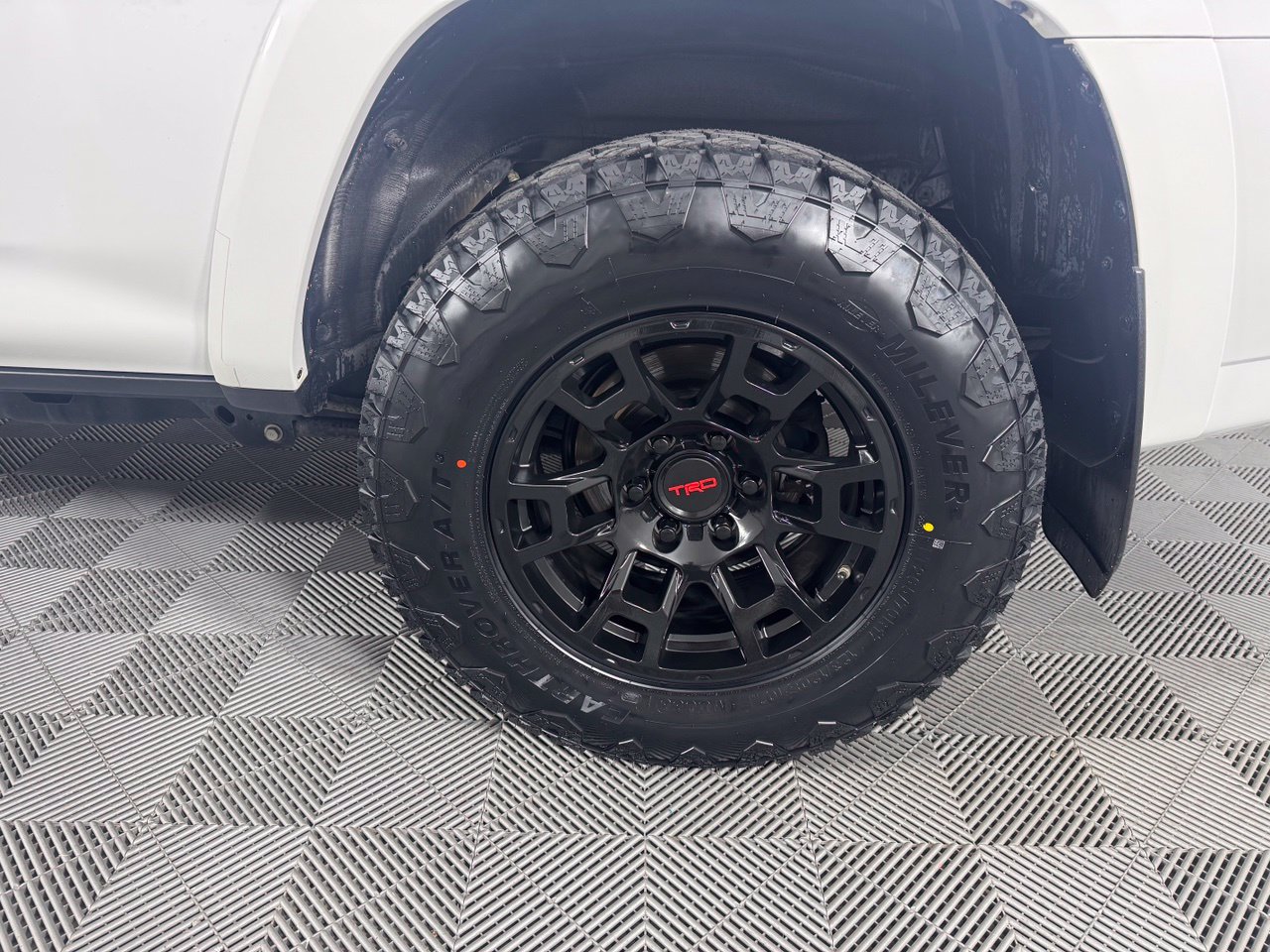 Used 2021 Toyota 4Runner SR5 AWD/4WD image 34