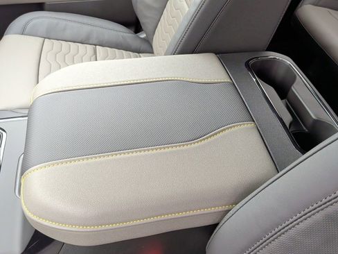 New 2026 Chevrolet Silverado 2500 ZR2 AWD/4WD image 32