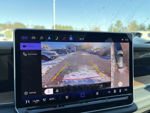 Used 2026 Volkswagen Tiguan SEL R-Line image 32