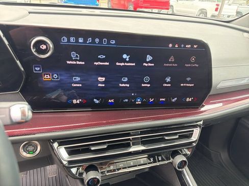Certified 2025 Chevrolet Traverse Z71 w/ Driver Confidence Package AWD/4WD image 17