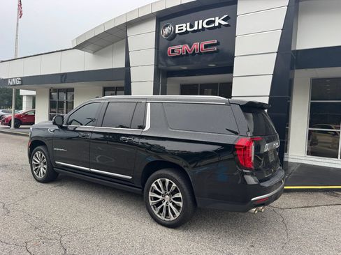 Used 2021 GMC Yukon XL Denali w/ Denali Premium Package AWD/4WD image 4