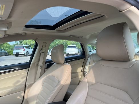 Used 2013 Ford Fusion SE FWD image 11