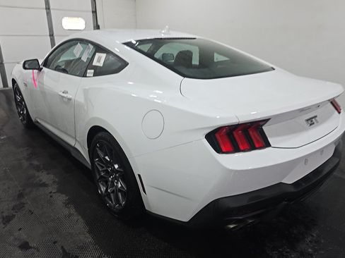 Used 2025 Ford Mustang GT Premium w/ GT Performance Package RWD image 6