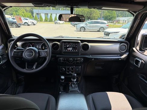 Used 2023 Jeep Wrangler Unlimited w/ Cold Weather Group AWD/4WD image 12