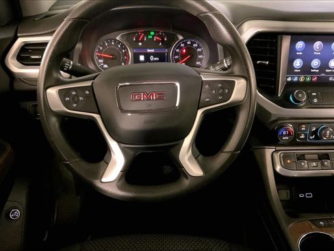 Used 2023 GMC Acadia SLE w/ Driver Convenience Package image 6