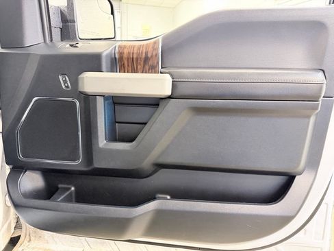 Used 2019 Ford F150 Lariat AWD/4WD image 32