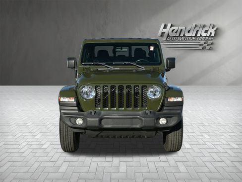 Used 2022 Jeep Gladiator Sport image 6