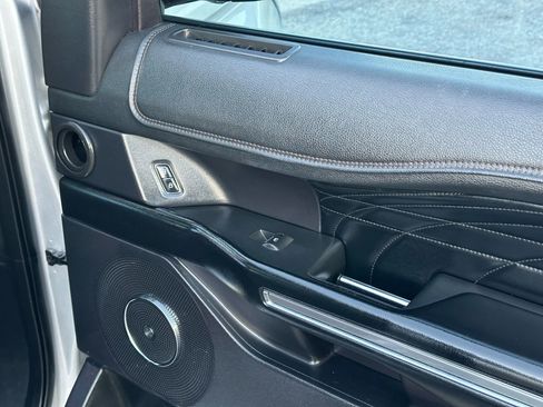 Used 2019 Ford Expedition Platinum image 27