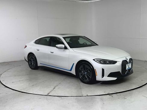 Used 2023 BMW i4 eDrive40 image 8