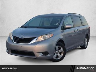 Used 2011 Toyota Sienna LE video 1