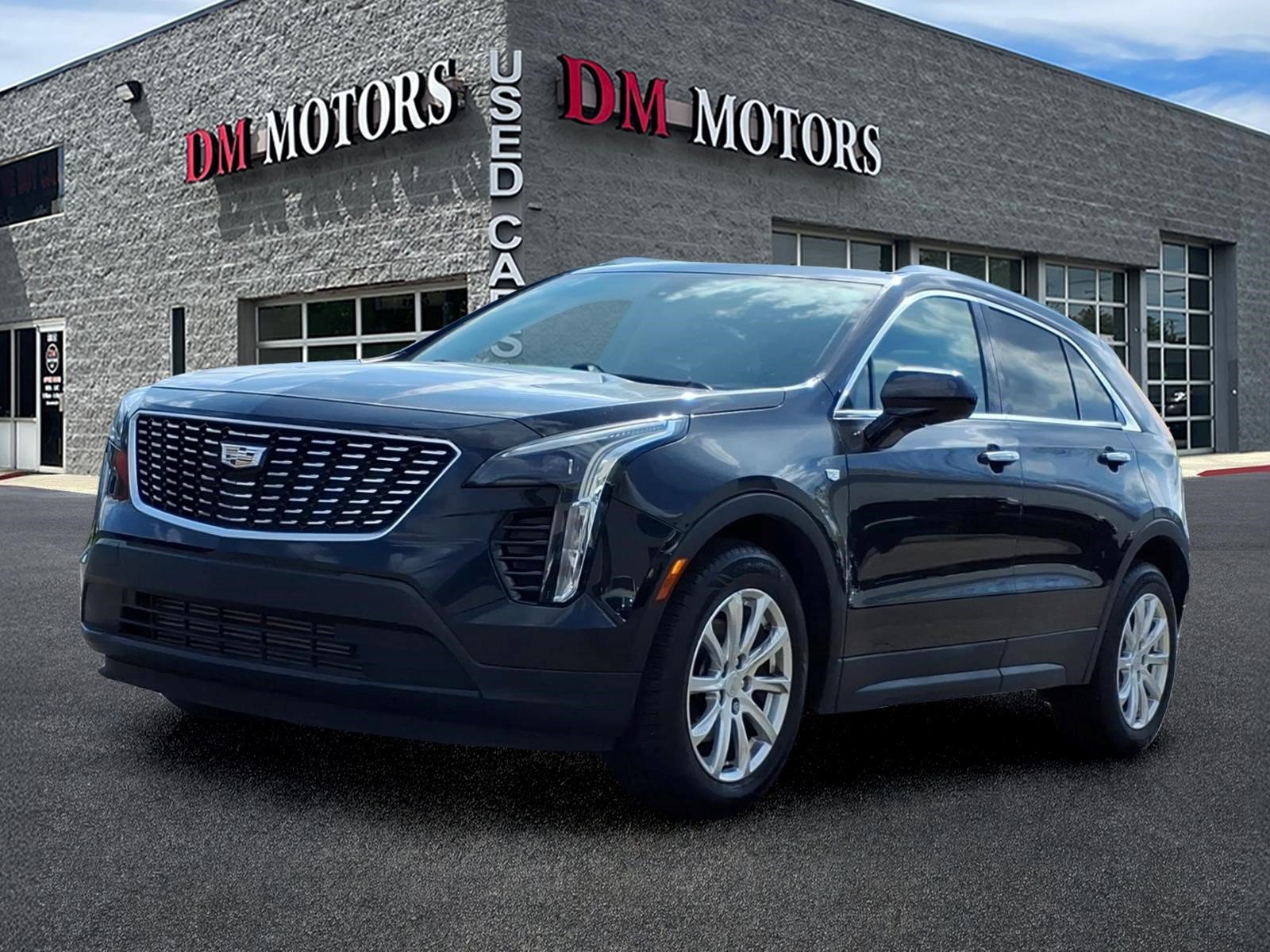 Used 2019 Cadillac XT4 Luxury w/ Cold Weather Package AWD/4WD image 1