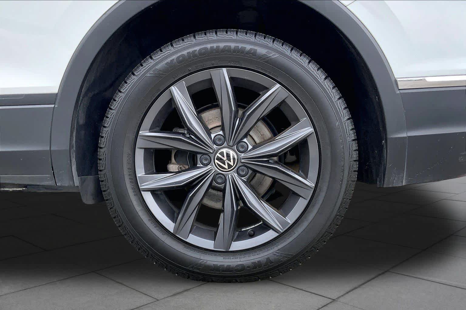 Used 2022 Volkswagen Tiguan SE FWD image 20