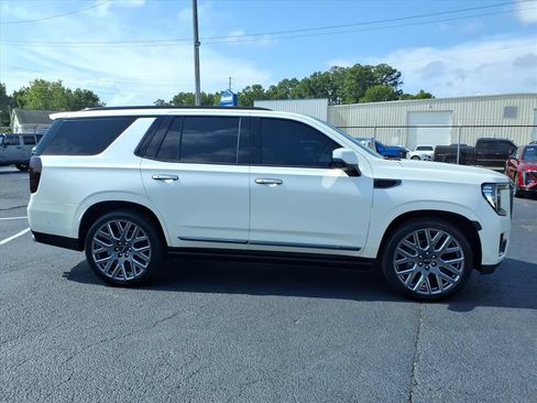 Used 2023 GMC Yukon Denali Ultimate AWD/4WD image 2