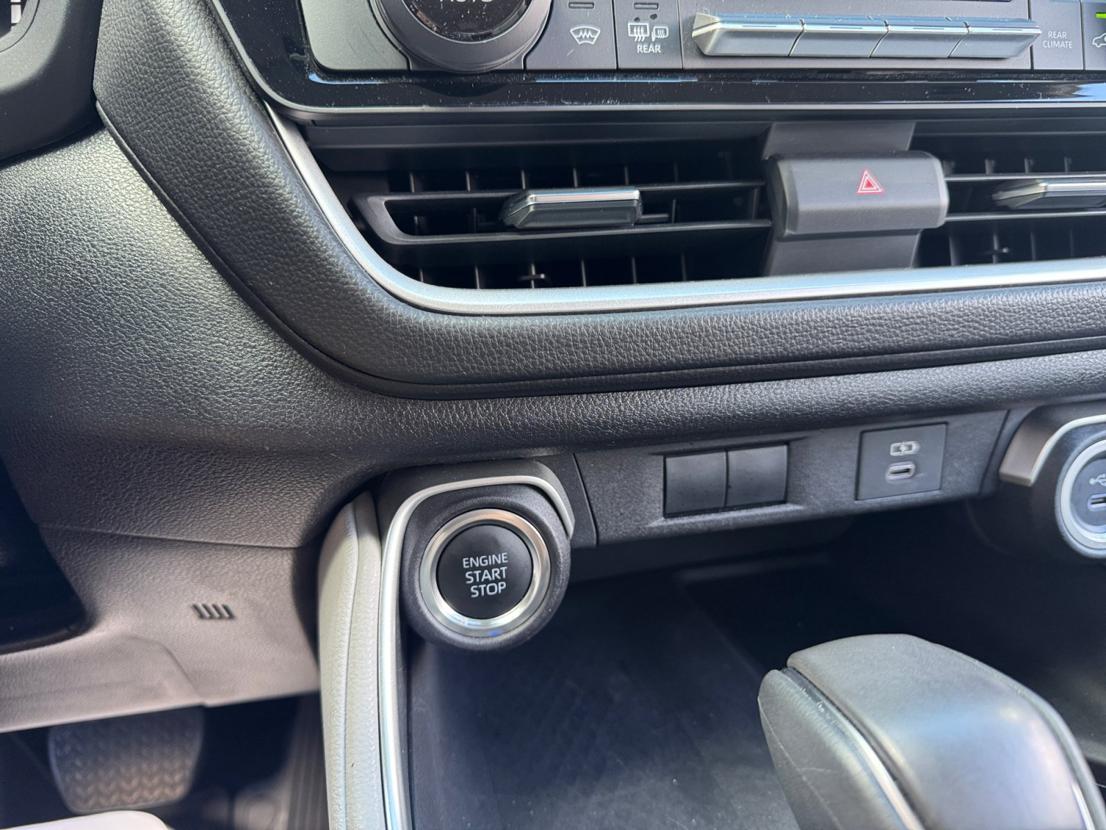 Certified 2025 Toyota Grand Highlander FWD image 30