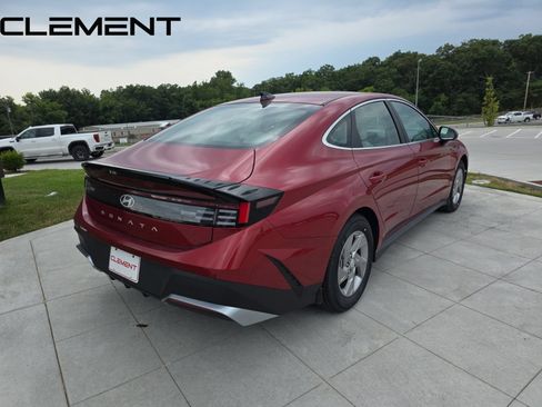 Certified 2025 Hyundai Sonata SE FWD image 8
