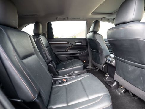 Used 2016 Toyota Highlander Limited image 33