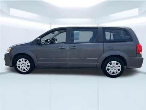 Used 2016 Dodge Grand Caravan American Value Package FWD image 10