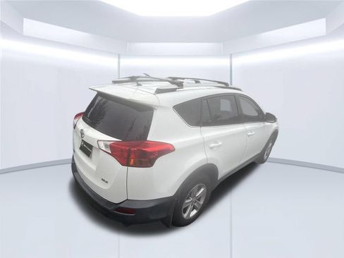 Used 2013 Toyota RAV4 XLE FWD image 3