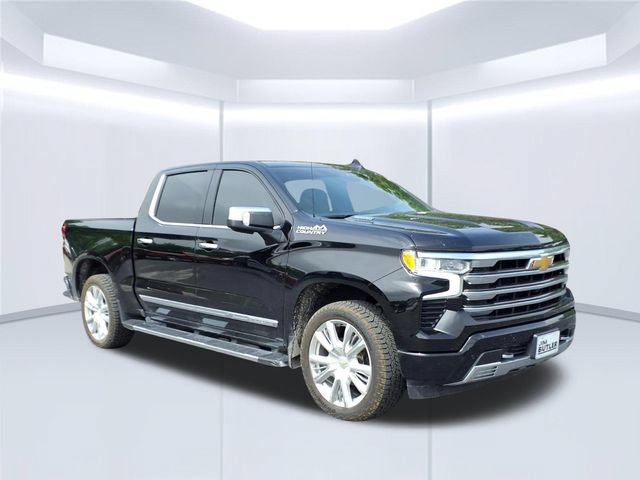 Used 2024 Chevrolet Silverado 1500 High Country w/ High Country Premium Package AWD/4WD image 32