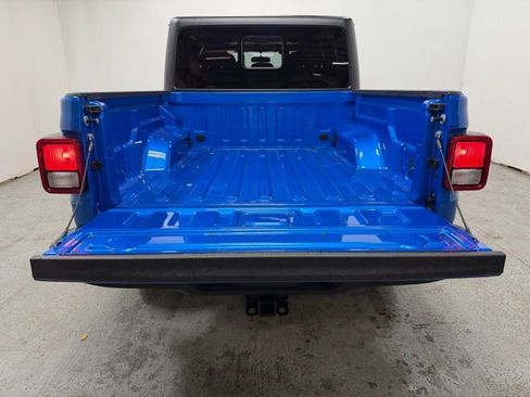 Certified 2021 Jeep Gladiator Sport AWD/4WD image 9