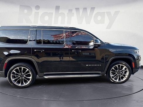 Used 2022 Jeep Wagoneer Series II w/ Convenience Group I AWD/4WD image 6