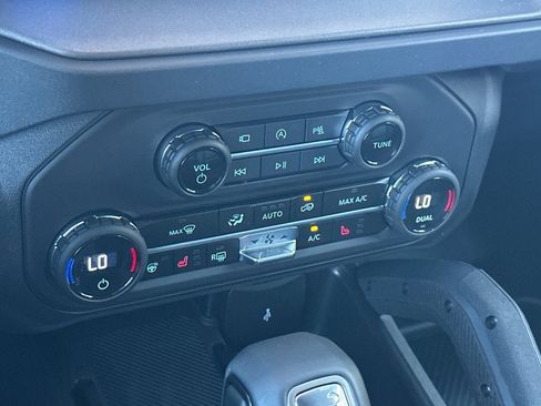 New 2025 Ford Bronco Badlands image 21