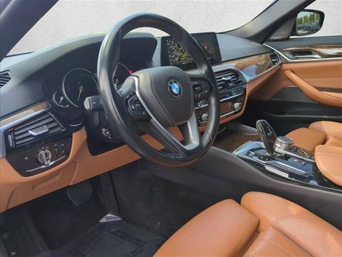 Used 2018 BMW 530i w/ Premium Package RWD image 9