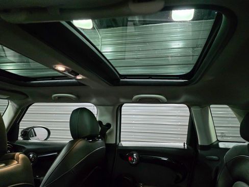 Used 2020 MINI Cooper 4-Door Hardtop FWD image 18