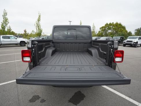New 2025 Jeep Gladiator Sport image 16