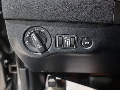 Used 2018 Dodge Charger GT image 30