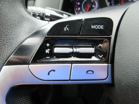 Used 2022 Hyundai Elantra SEL FWD image 23