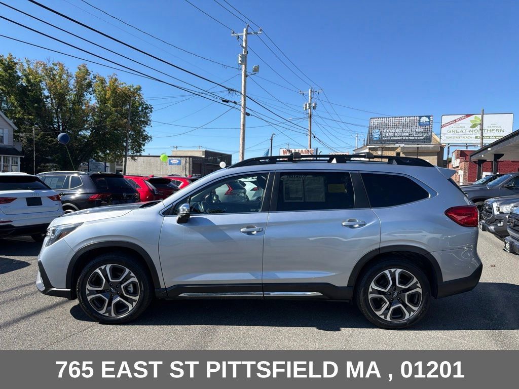 Used 2023 Subaru Ascent Limited w/ Technology Package AWD/4WD image 4