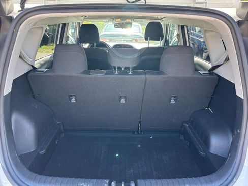 Used 2025 Kia Soul LX w/ LX Technology Package FWD image 29