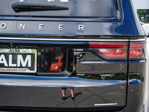 Used 2023 Jeep Wagoneer Series II image 11