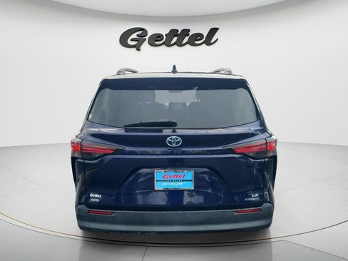 Used 2021 Toyota Sienna LE w/ LE Plus Package AWD/4WD image 6