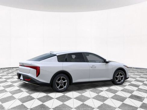 New 2026 Kia K4 FWD image 8