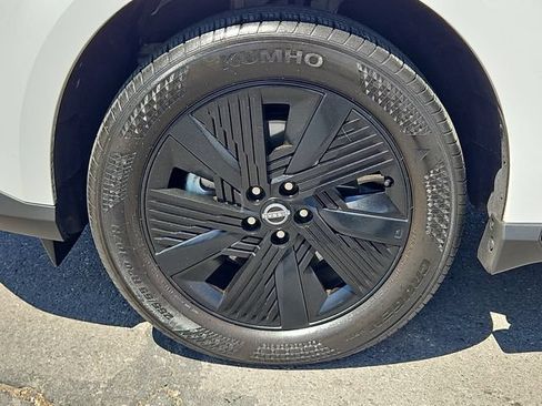 Certified 2025 Nissan Murano SV FWD image 10