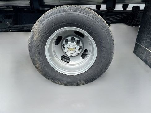 New 2024 Chevrolet Express 4500 w/ Power Convenience Package image 17