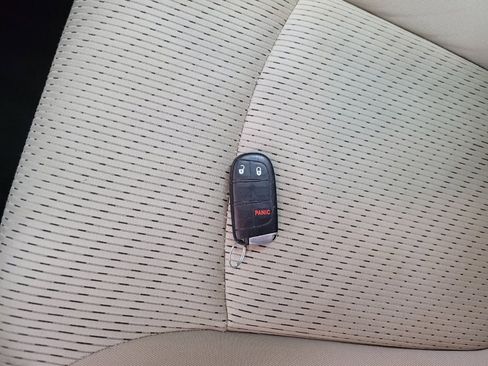 Used 2020 Dodge Journey SE w/ SE Popular Equipment Group image 32