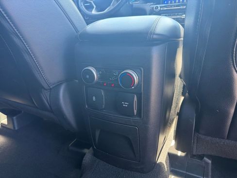 Used 2023 Ford Explorer Limited w/ Limited Technology Package AWD/4WD image 21