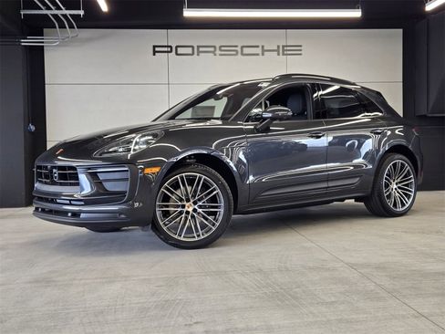 New 2025 Porsche Macan image 1