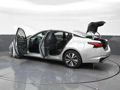 Used 2019 Nissan Altima 2.5 SV FWD image 31