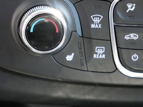 Used 2020 Chevrolet Traverse LT w/ LPO, Blackout Package image 31