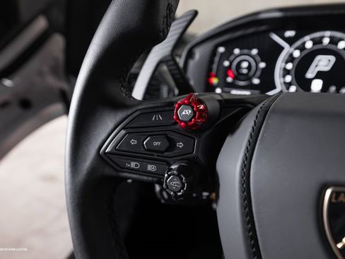 Used 2024 Lamborghini Revuelto image 26
