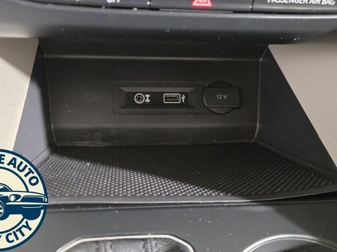 Used 2019 Volkswagen Atlas SE w/ Towing Package image 16