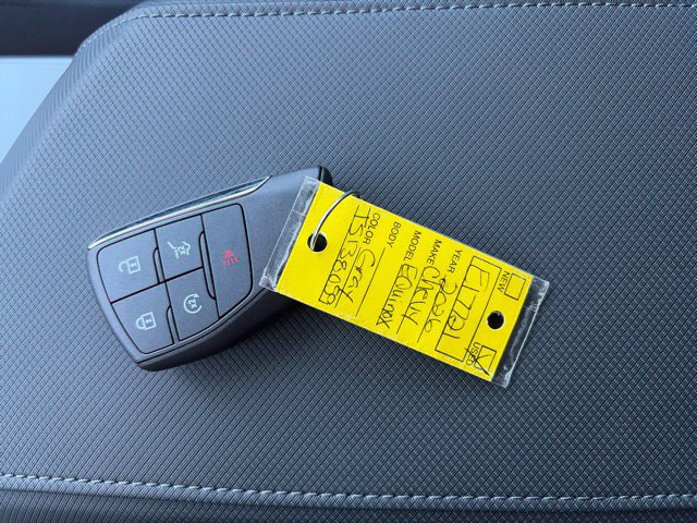 Used 2026 Chevrolet Equinox EV RS AWD/4WD image 32