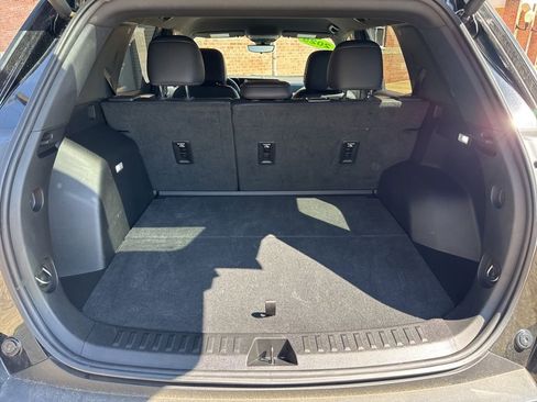 Used 2025 Chevrolet Equinox LT w/ Convenience Package II AWD/4WD image 9